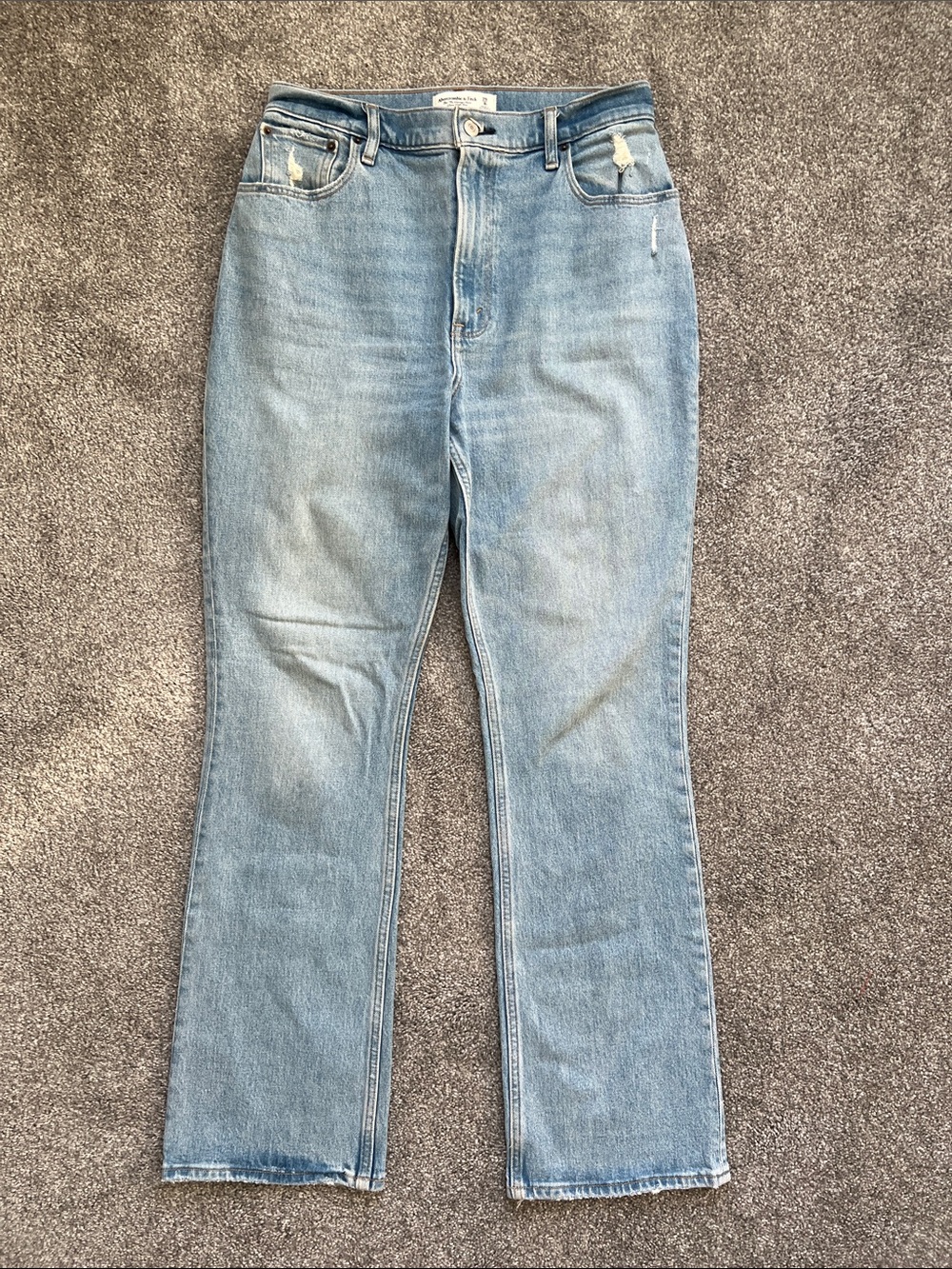 Abercrombie & Fitch The 70’s Vintage Flare Ultra High Rise Jeans Size 29 / 8R